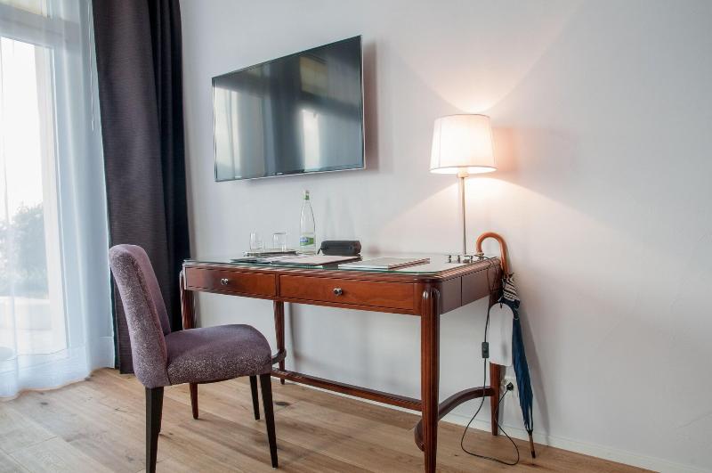 اتاق استاندارد با چشم‌انداز دریاچه, Romantik Hotel Beau Rivage Weggis