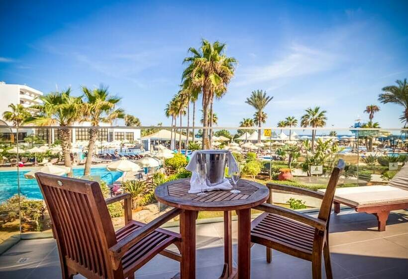 带皇后床的套间, Adams Beach Hotel & Spa