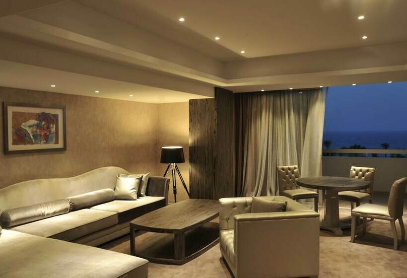 带大床的套房, Adams Beach Hotel & Spa