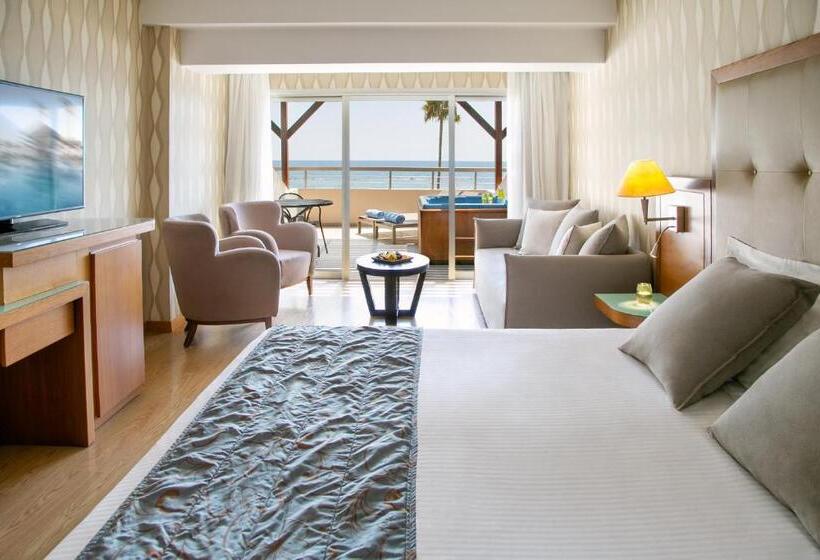 带海景的复工套房, Atlantica Miramare Beach