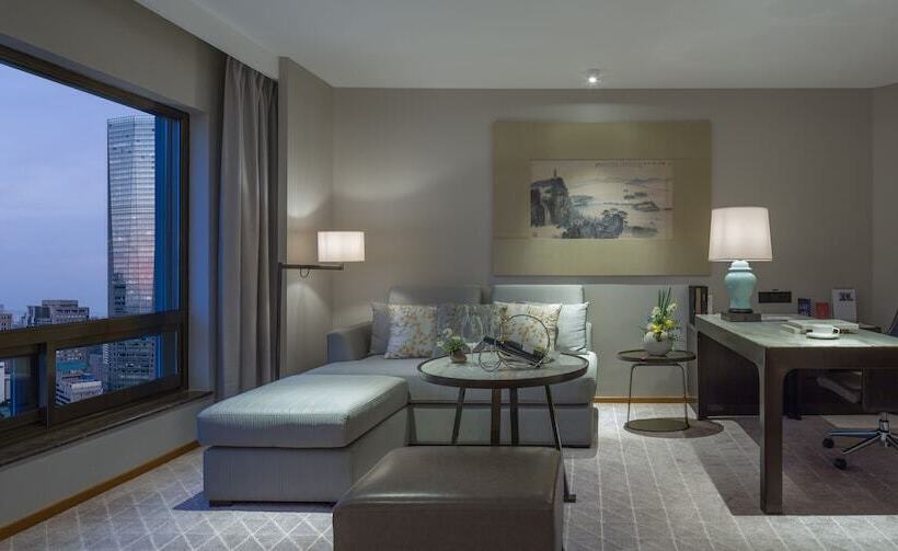 Quarto Executivo, Jinling