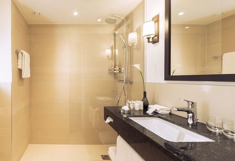 Номер Deluxe, Althoff Hotel Fürstenhof
