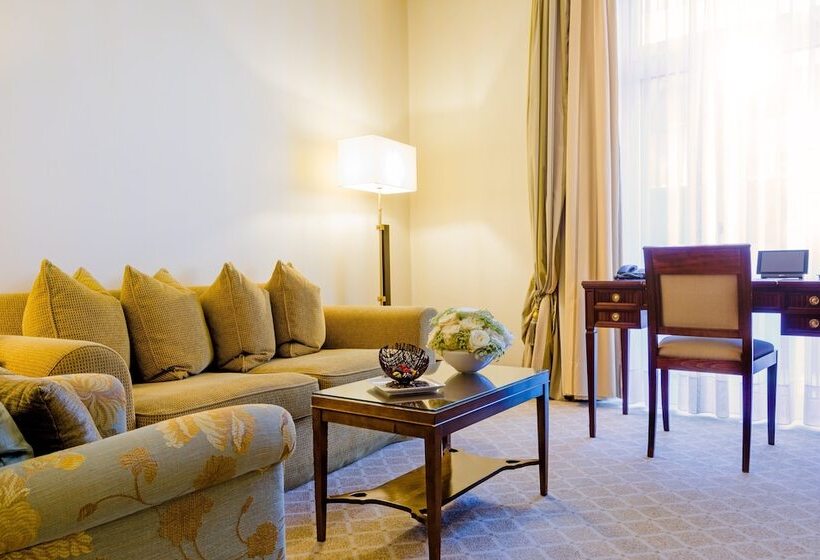 سوییت جونیور, Excelsior Hotel Ernst Am Dom