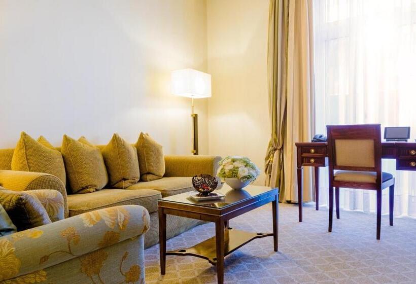 سوییت جونیور, Excelsior Hotel Ernst Am Dom