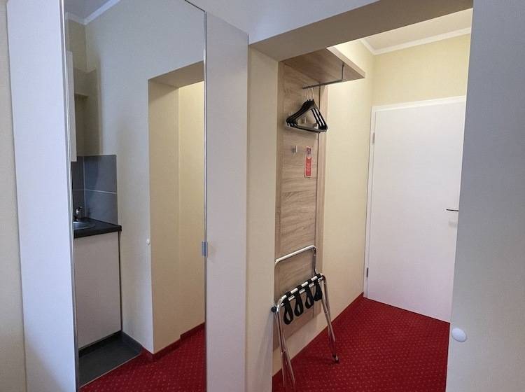 コンフォートルーム, Palm Premium Hotel & Apartments