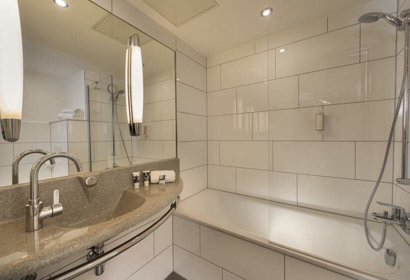 스탠다드 룸, Mercure Hotel Saarbrücken Süd
