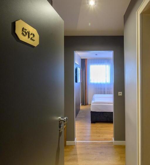 Номер Стандарт, Plaza Inn Rieker Stuttgart Hauptbahnhof