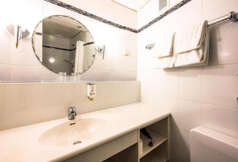 Номер Стандарт, Plaza Inn Rieker Stuttgart Hauptbahnhof