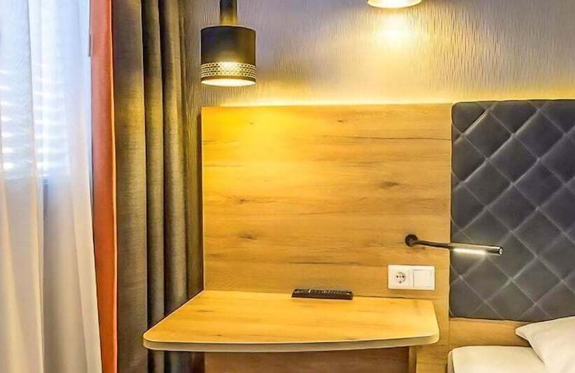 Номер Стандарт Индивидуальный, Plaza Inn Rieker Stuttgart Hauptbahnhof