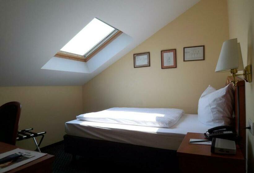 单人经济间, Parkhotel Krone