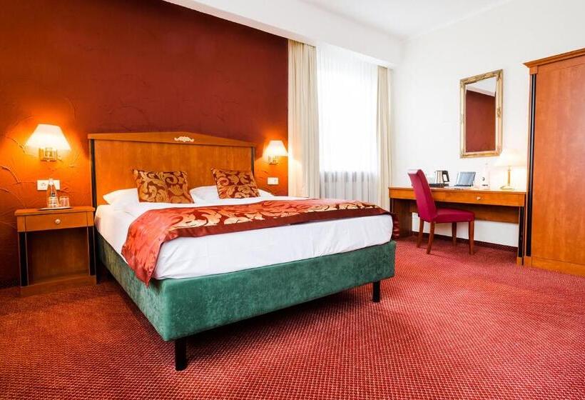 Номер Престиж, Parkhotel Krone