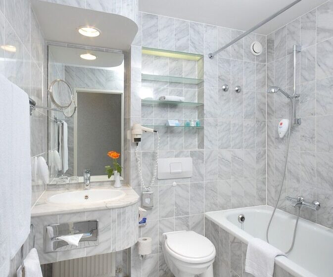 Полулюкс, Relexa Waldhotel Schatten Stuttgart