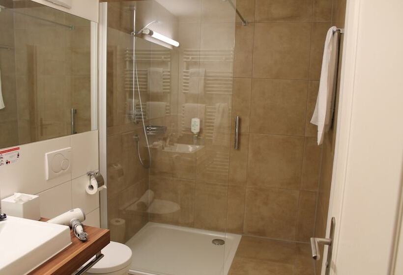 Номер Комфорт, Stadt Gut Hotel Gasthof Goldener Adler