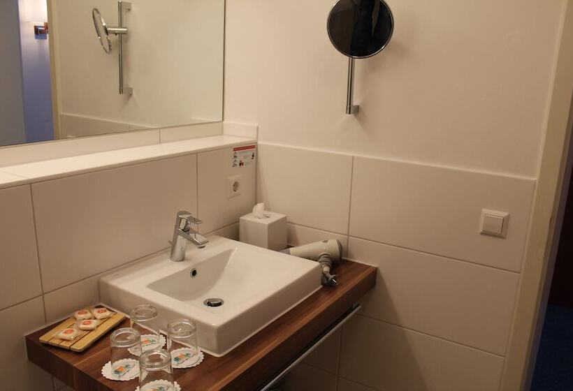 Четырехместный Номер Superior, Stadt Gut Hotel Gasthof Goldener Adler