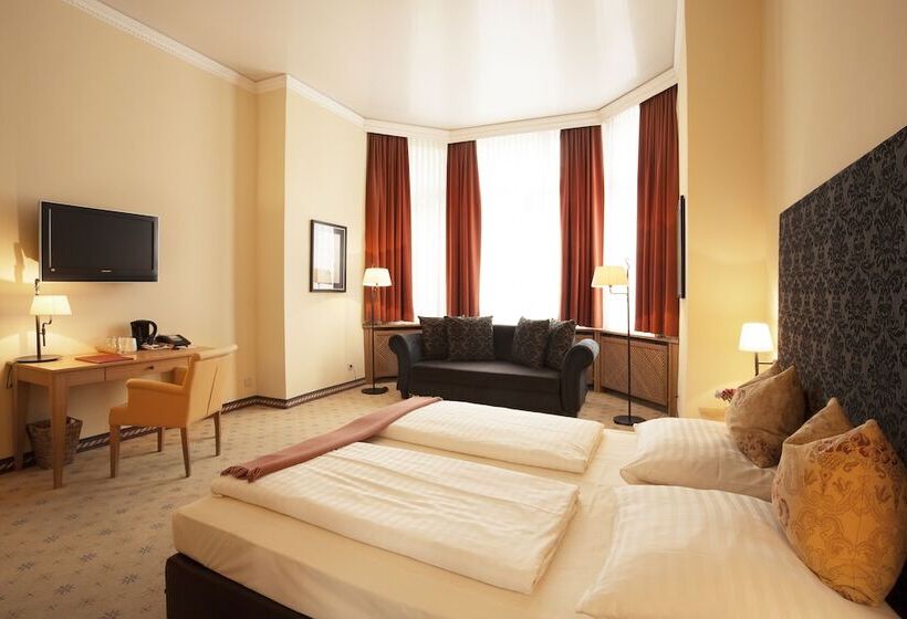 اتاق استاندارد سه نفره, Villa Florentina