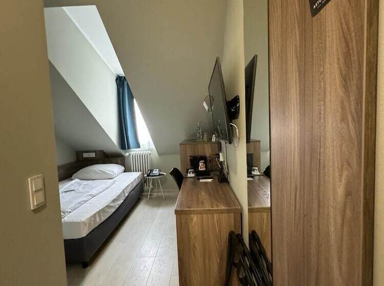 اتاق استاندارد یک نفره, Astor