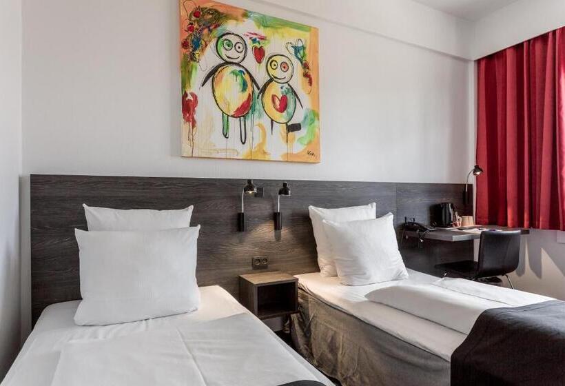 스탠다드 트리플 룸, Profilhotels Mercur