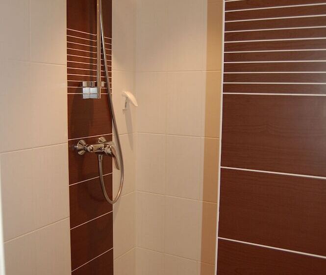 Трехместный Номер Комфорт, Hôtel Cositel, Cit Hotel Coutances