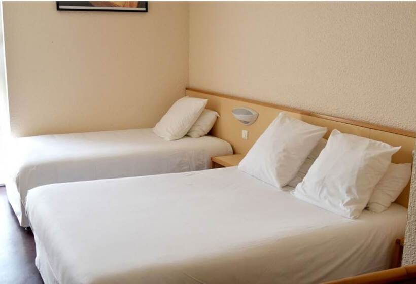 Трехместный Номер Комфорт, Hôtel Cositel, Cit Hotel Coutances