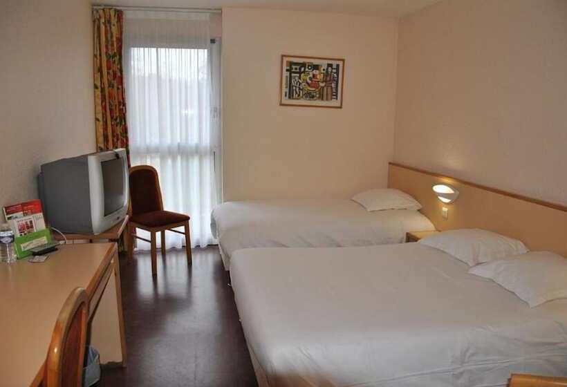 Номер Стандарт Трехместный, Hôtel Cositel, Cit Hotel Coutances