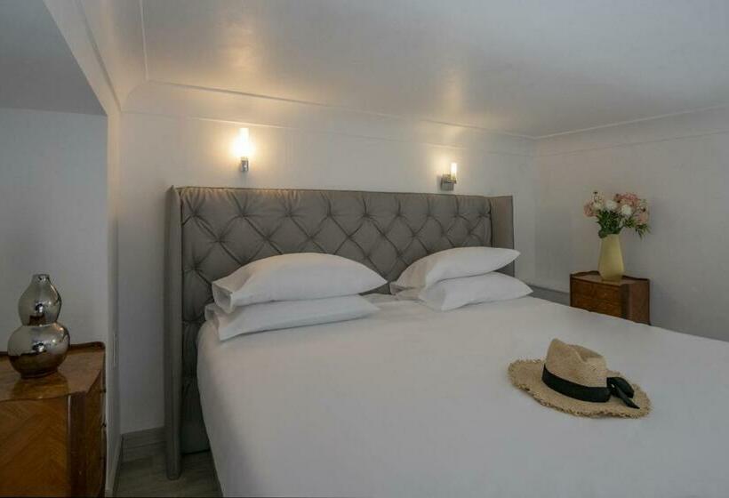חדר סטנדרט לארבעה, Golden Tulip Cannes Hotel De Paris