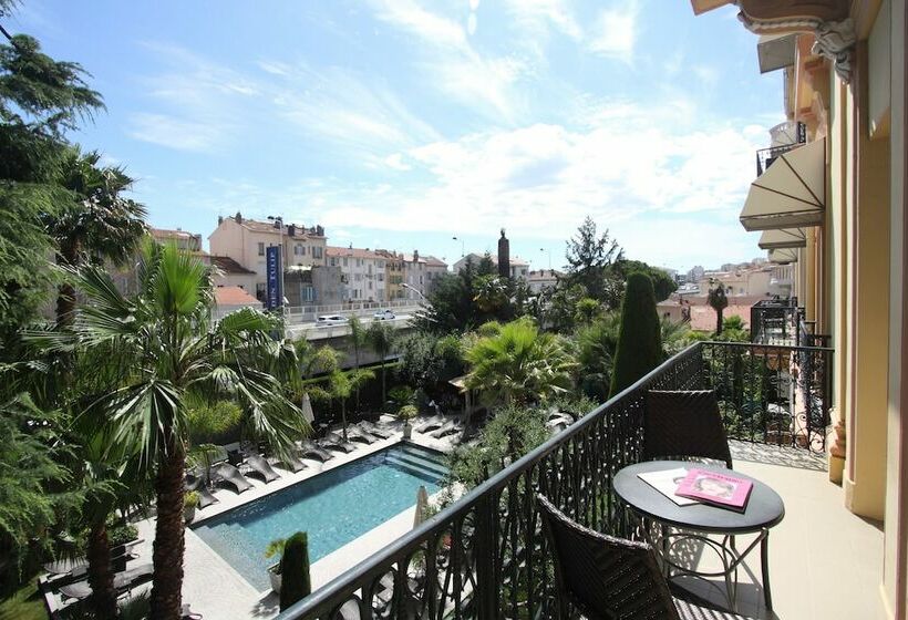 Номер Стандарт с Балконом, Golden Tulip Cannes Hotel De Paris