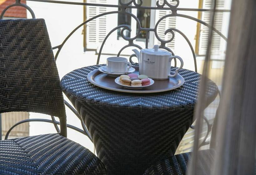 Номер Стандарт Трехместный, Golden Tulip Cannes Hotel De Paris