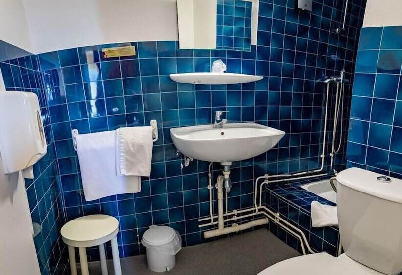 اتاق استاندارد سه نفره, Le Boischaut  Citotel Chateauroux
