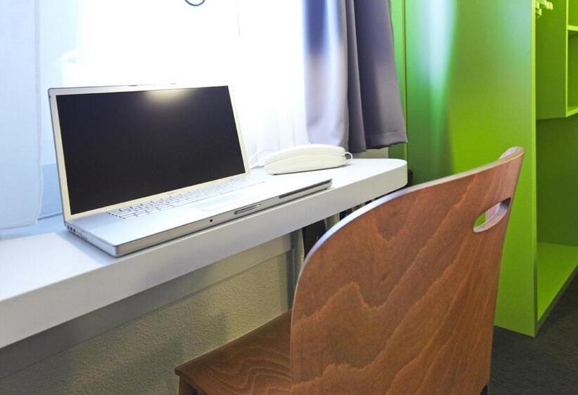 Номер Стандарт, Campanile Paris Ouest Nanterre La Defense