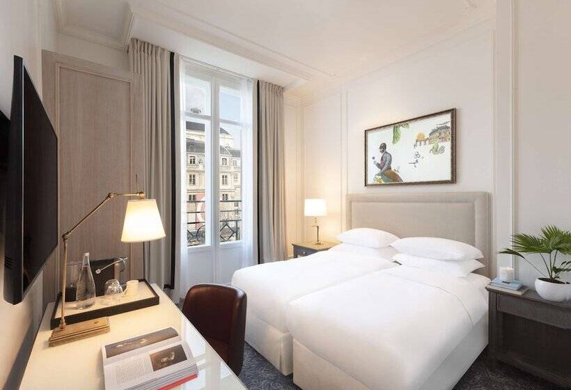 Suite Familiale, Du Louvre In The Unbound Collection By Hyatt