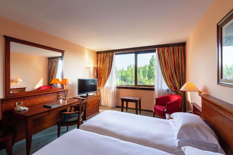 Номер Стандарт, Hilton Strasbourg