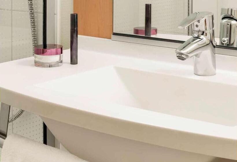 اتاق استاندارد, Ibis Angers Centre Chateau