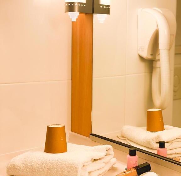 스탠다드 룸, Ibis Nîmes Ouest   A9