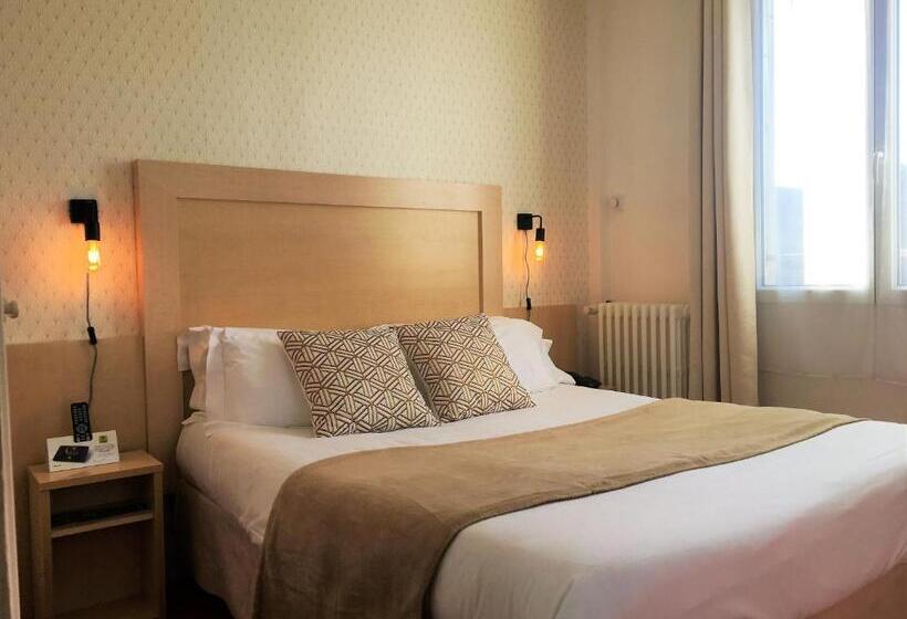 اتاق کلاسیک, Hôtel Le Boeuf Couronné Chartres   Logis Hotels