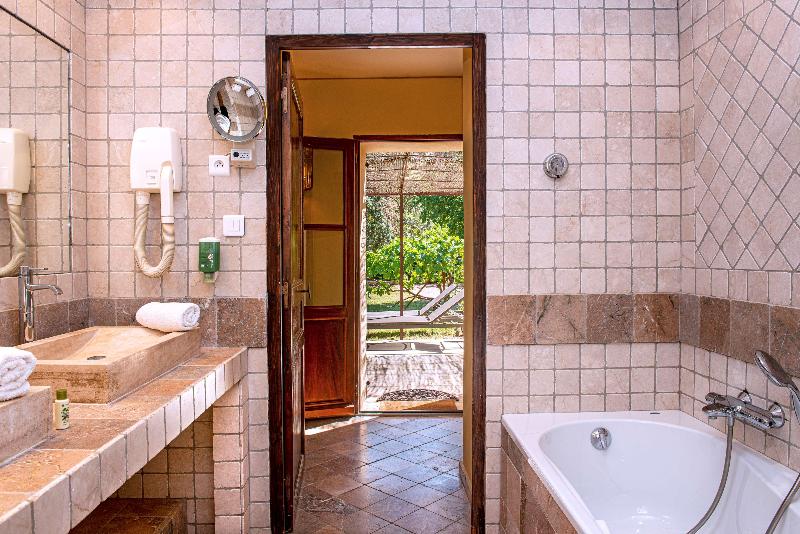 اتاق کلاسیک, Hôtel Le Boeuf Couronné Chartres   Logis Hotels