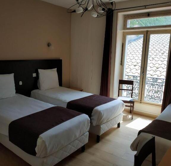 اتاق استاندارد سه نفره, Le Chateau