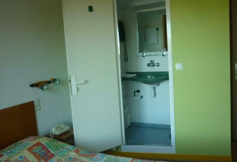 Quarto Estandar com Sacada, Restaurant La Chaumiere Du Lac