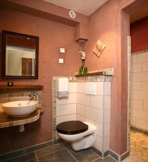 اتاق استاندارد چهار تخته, Hôtel Le Belvédère