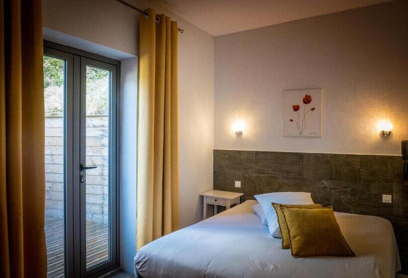 اتاق استاندارد چهار تخته, Hôtel Le Belvédère