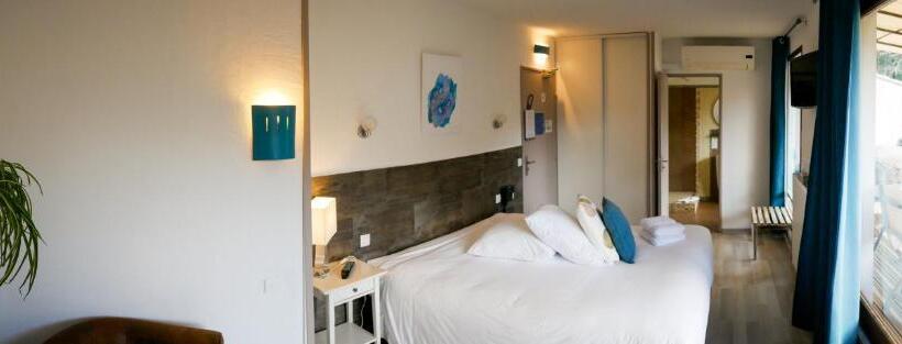 اتاق لوکس با وان آب گرم, Hôtel Le Belvédère