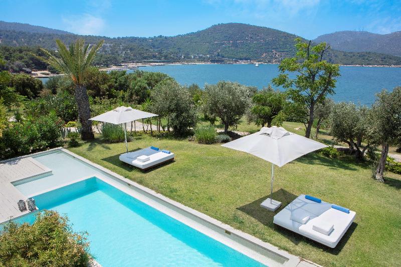 اتاق استاندارد چهار تخته, Hôtel Le Belvédère