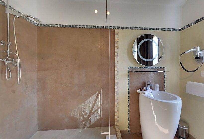 اتاق استاندارد چهار تخته, Hôtel Le Belvédère