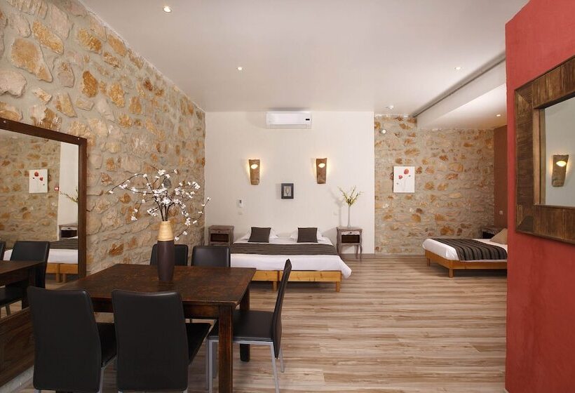 اتاق استاندارد چهار تخته, Hôtel Le Belvédère