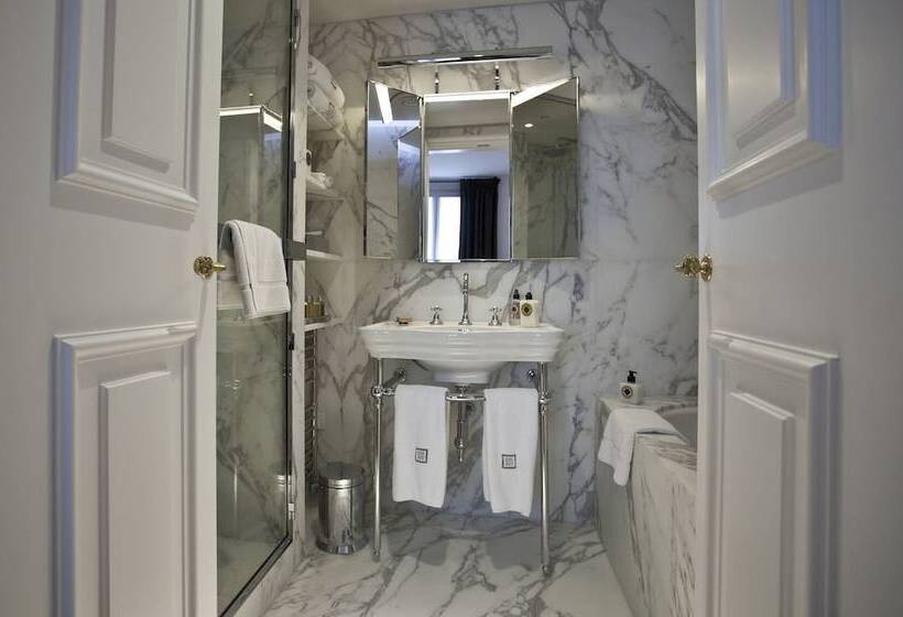 Suite, Montalembert