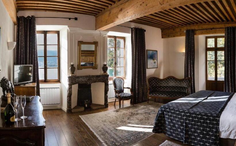 Suite with lake view, Abbaye De Talloires