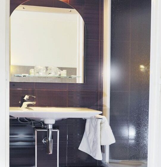 Трехместный Номер Superior, A L Hôtel Des Roys