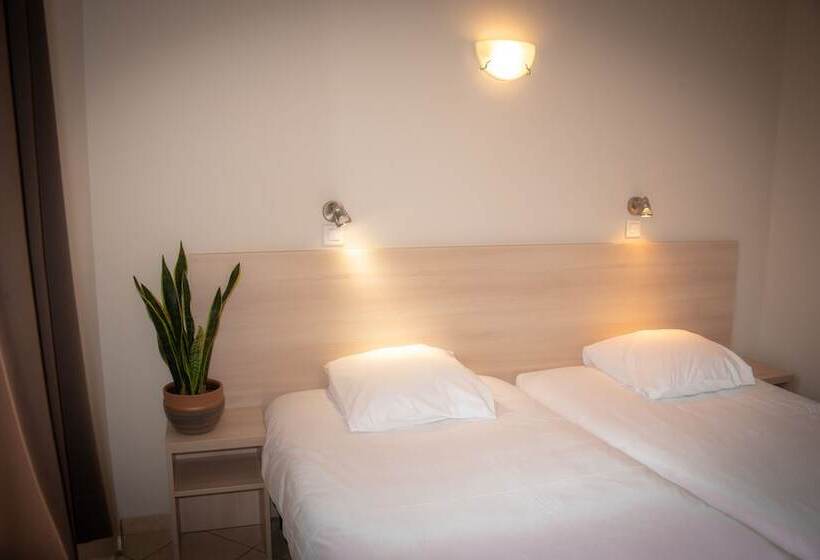 Номер Стандарт, Et Appartements Reine D Azur