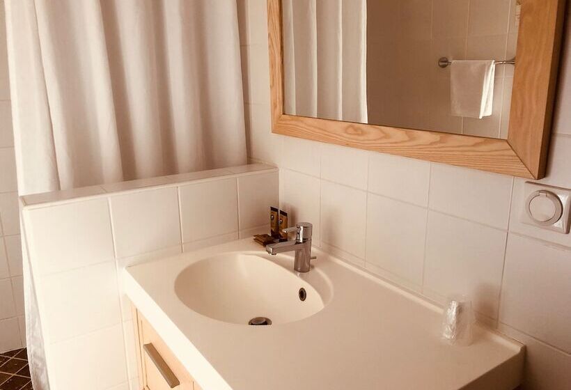 Номер Стандарт, Hôtel Saint Albert