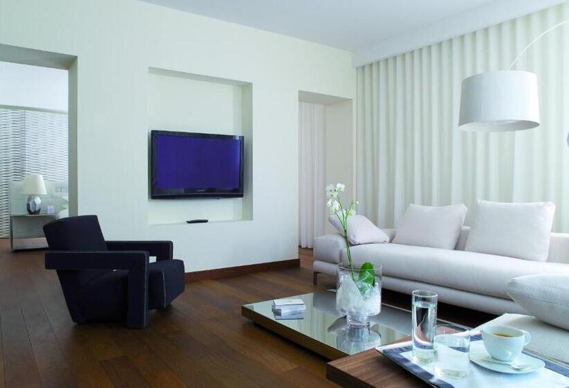 سوییت لوکس, Maison Pic