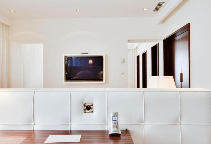 سوییت لوکس, Maison Pic